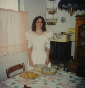 5-Reception, Ann With Party Favors