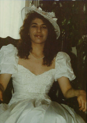 1-Bride Pics, Lisa in chair at parents home